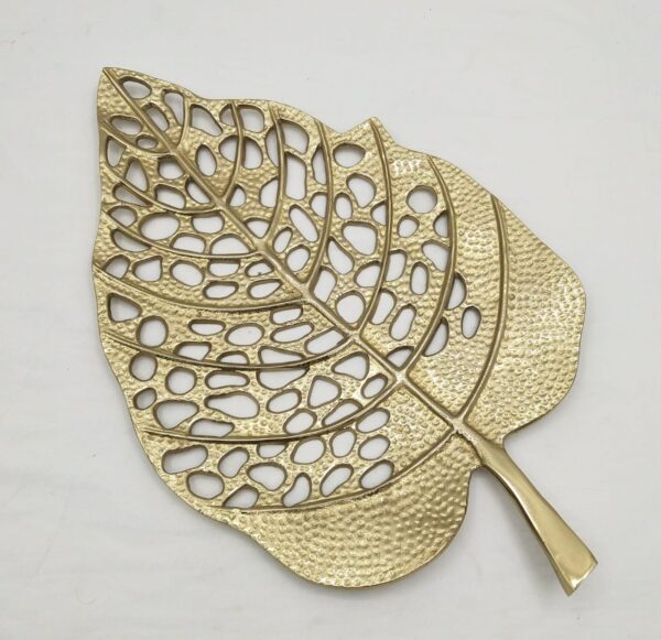 Candor Home Decors Metal Handicraft Leaf Design